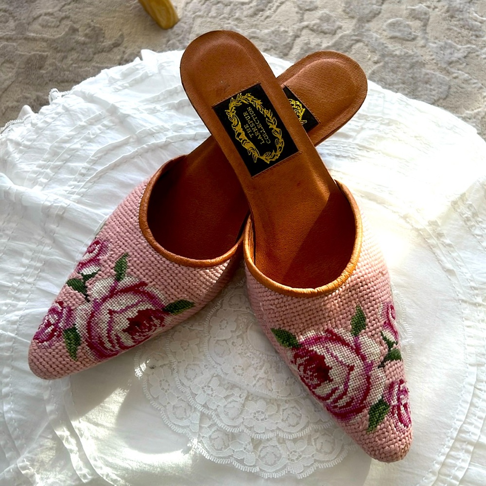 Stunning Needlepoint roses pink slides size 9.5 - low heel Larkspur Collection